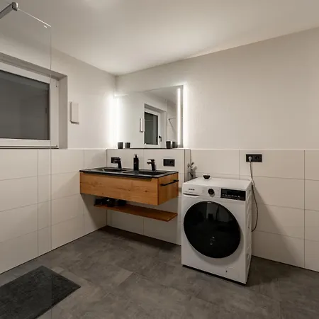 #13 Jsliving Premium - Balkon Mit Aussicht Highspeed Wlan Smart Tv Kostenlose Parkplaetze *